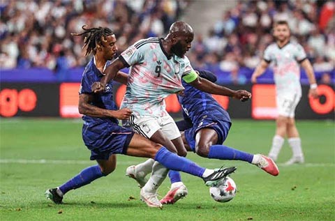 Chơi đầy tự tin, dù mới lần đầu khoác áo Les Bleus
