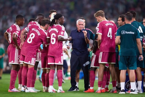 Bài toán kém hiệu quả ở tuyến giữa của Real Madrid cũng cần phải sớm giải quyết