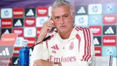 HLV Jose Mourinho ra sức bênh học trò Kylian Mbappe trong buổi phỏng vấn