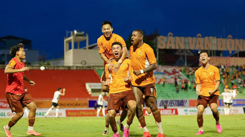 HAGL mở tỷ số trên chấm phạt đền. Ảnh- HAGL FC