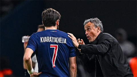 HLV Enrique bênh vực Kvaratskhelia