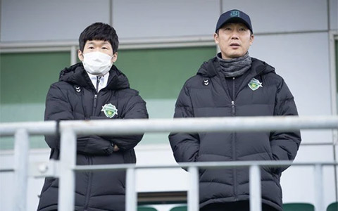 Park Ji Sung và HLV Kim Sang Sik có mối quan hệ thân thiết ở Hàn Quốc 