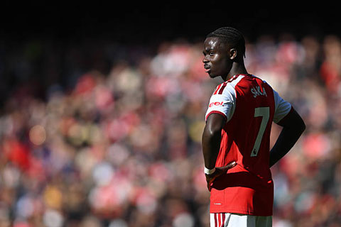 Saka thi đấu mờ nhạt trong trận Arsenal ngược dòng thắng Leeds