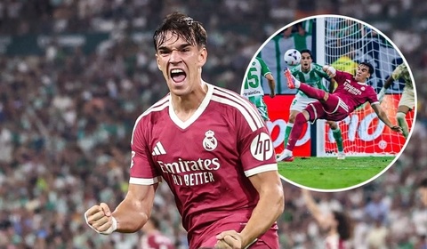 Carlos Espi đang khiến các CĐV Real Madrid nhớ đến Hugo Sanchez với tuyệt kỹ "xe đạp chổng ngược". Ảnh: Instagram