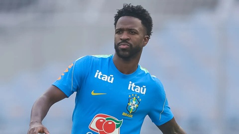 Vinicius bị gắn với những thuyết âm mưu điên rồ trên mạng xã hội