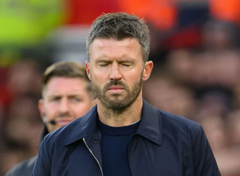 Carrick thừa nhận đau lòng khi fan MU la ó