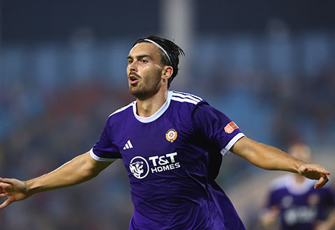 Jung Patrick ghi bàn thắng duy nhất giúp Hà Nội có chiến thắng đầu tiên ở V.League 2026/27. Ảnh: Đức Cường