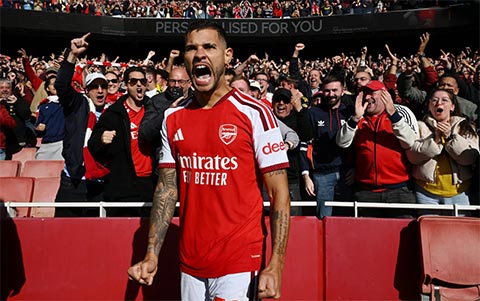Lần thứ hai ở mùa này, cầu thủ người Brazil ghi bàn ấn định chiến thắng cho Arsenal từ băng ghế dự bị