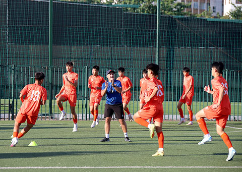 Mục tiêu của U15 Việt Nam là cọ xát và tích lũy kinh nghiệm. Ảnh: Đức Cường