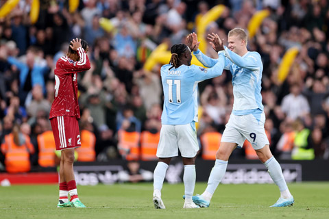 Man City đã gạt bỏ mọi ồn ào xung quanh để chơi thứ bóng của mình
