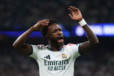 Vinicius là hình ảnh tiêu biểu cho sự bốc đồng của các cầu thủ Real
