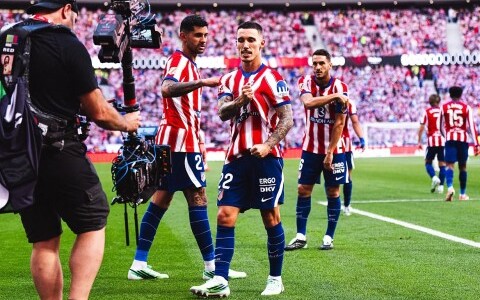 Atletico vừa thắng Alaves nhờ các bàn thắng của hai hậu vệ. Ảnh: Instagram