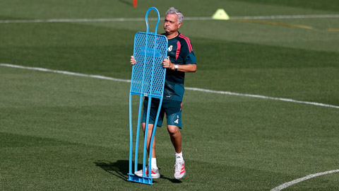 Mourinho đã cho Real Madrid tập luyện tại Valdebebas thay vì đến tập ở sân Olimpico của AS Roma