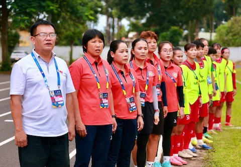 HLV Kim Chi và các đồng sự chưa bao giờ hết khát khao chiến thắng. Ảnh: Thanh Tuấn