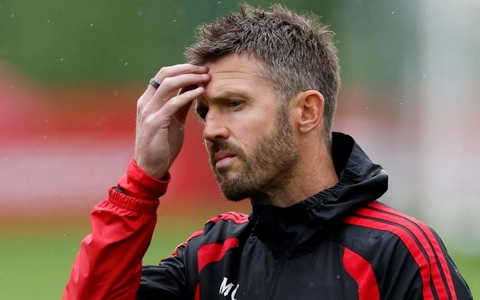 HLV Michael Carrick còn nhiều nỗi lo