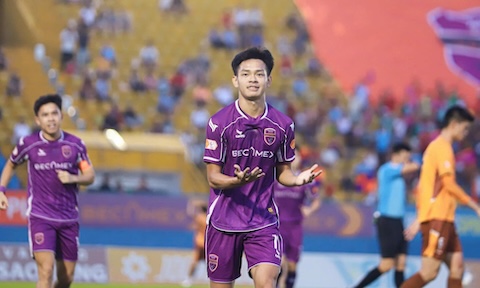 Bùi Vĩ Hào trong màu áo Becamex TP.HCM. Ảnh: Anh Khoa 