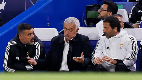 HLV Mourinho và các cộng sự đang có thứ vũ khí nguy hiểm là những pha bóng cố định