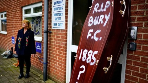 Bury bị loại khỏi EFL do khó khăn tài chính vào năm 2019, đội bóng đầu tiên bị loại kể từ khi Maidstone giải thể vào năm 1992