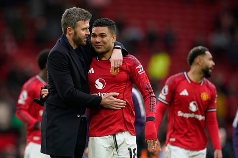 MU loay hoay trong nỗi nhớ Casemiro