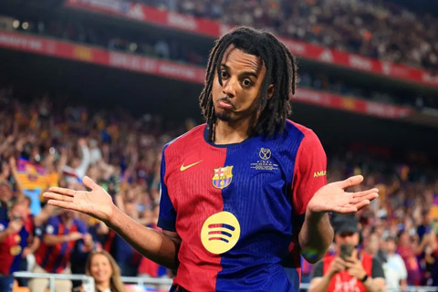Tương lai của Kounde tại Barca cũng đang bị đặt dấu hỏi