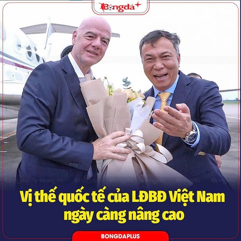 Chủ tịch VFF Trần Quốc Tuấn đón Chủ tịch FIFA Gianni Infantino tại sân bay Nội Bài hồi tháng 8 vừa qua 