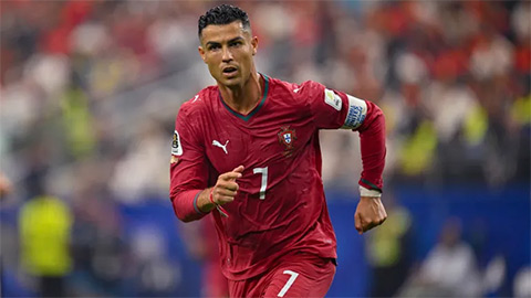 Figo gọi án phạt cho Ronaldo là lố bịch