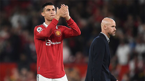 Ten Hag thẳng thắn công kích Ronaldo