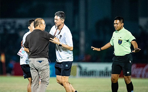 HLV Park Hang Seo bức xúc khi đội nhà bị mất chiến thắng ở phút bù giờ tại Thai League 2