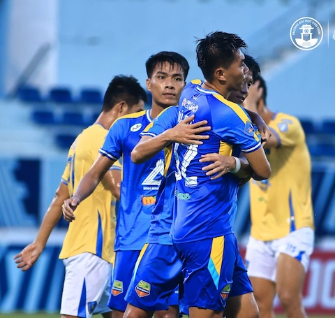 Niềm vui của cầu thủ ĐH Văn Hiến. Ảnh: FBNV