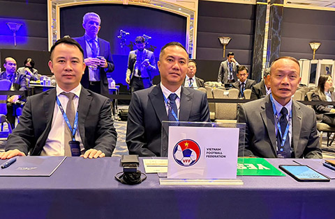 Đoàn đại biểu LĐBĐVN tham dự Đại hội gồm Phó Chủ tịch Nguyễn Trung Kiên, Nguyễn Xuân Vũ và Tổng Thư ký Nguyễn Văn Phú (từ trái sang)