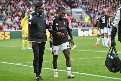 Frimpong dính chấn thương trong trận đấu với Brentford cuối tuần trước