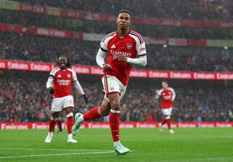 Arsenal đã hạ Everton 2-0 tại Emirates
