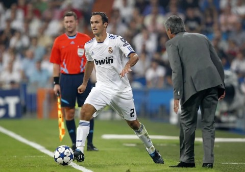 Cựu trung vệ này thừa nhận anh đã trưởng thành cả về con người lẫn chuyên môn nhờ Mourinho. Ảnh: One Football