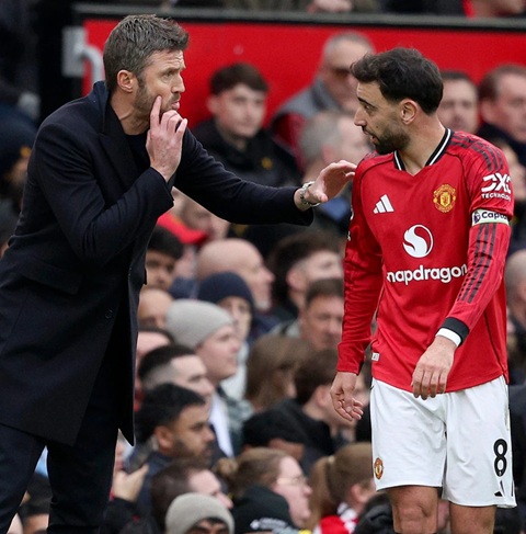 Mối quan hệ giữa Carrick và đội trưởng Bruno Fernandes đang đứng trước thử thách