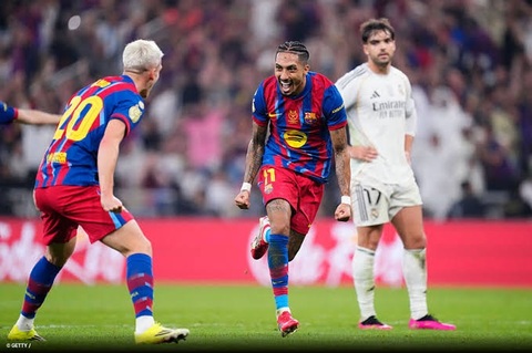 Raphinha (11) hay tỏa sáng khi thi đấu với Real Madrid