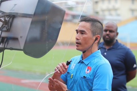 VAR là một trong những thay đổi quan trọng của V.League. Ảnh: Đức Cường 