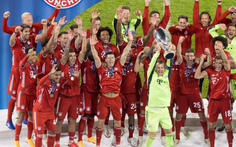 Lewandowski cũng bị ngó lơ liên tục
