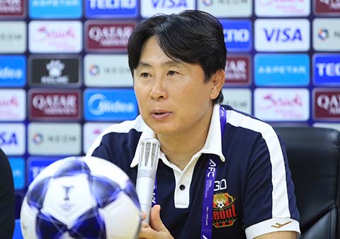 HLV Kim Gi Dong hài lòng với chiến thắng đầu tiên của FC Seoul tại AFC Champions League Two. Ảnh: Đức Cường