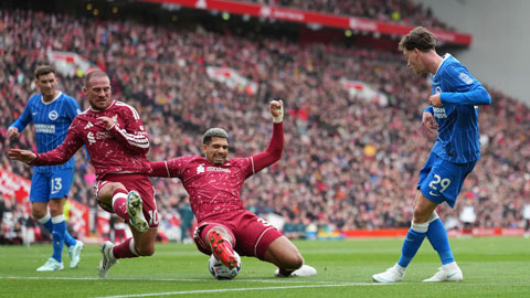 Araujo đang trở lại là một trung vệ xuất sắc trong màu áo Liverpool