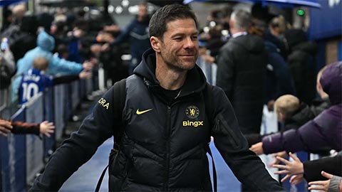 Alonso đang cố gắng xây dựng lối chơi mới cho Chelsea