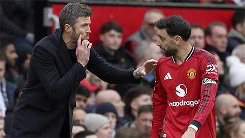 HLV Carrick và Bruno Fernandes đã có cuộc trao đổi về những mâu thuẫn trong tuần qua