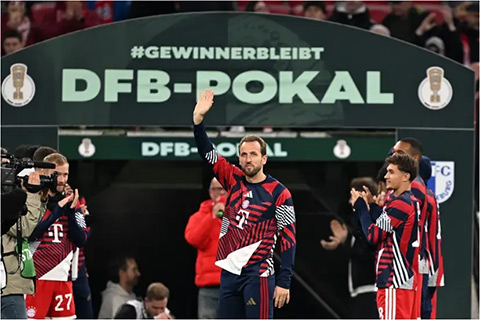 Bayern vinh danh Quả bóng vàng Harry Kane, người ngồi dự bị cả trận