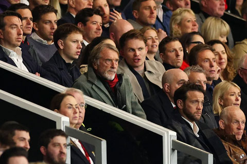 Ở hai lần gần nhất Ratcliffe hiện diện trên khán đài Stamford Bridge, MU đều thua Chelsea