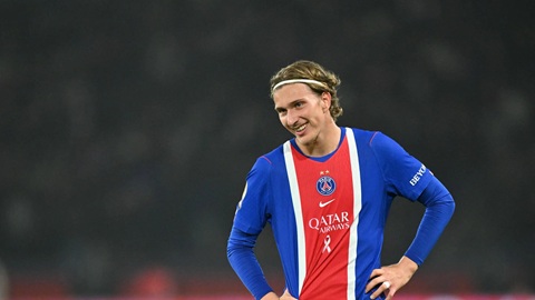 Mika Godts đang ghi điểm với Luis Enrique