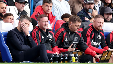 Carrick (ngoài cùng trái) đúng là đã bó tay với MU