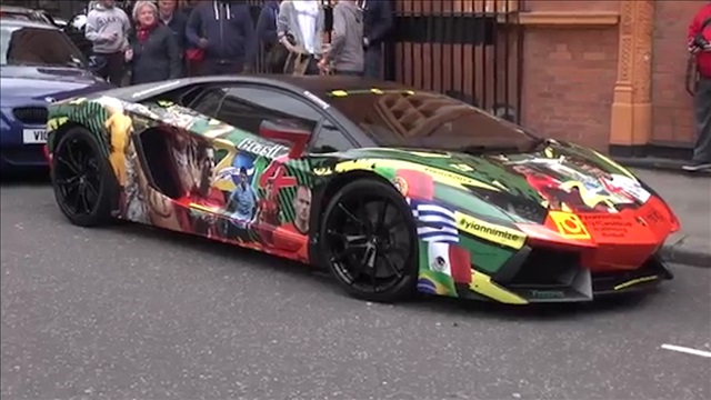 Lamborghini Aventador phong cách World Cup khạc lửa trên phố