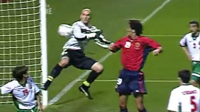 7 bàn thắng hài hước nhất lịch sử World Cup