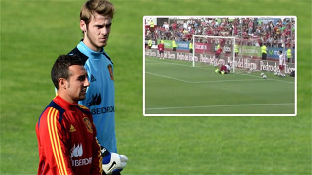 Cazorla sút phạt như tên lửa, hạ gục De Gea