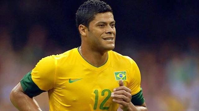 Bàn thắng kinh ngạc của Hulk trong buổi tập của ĐT Brazil