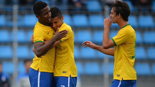 Marquinhos tiếp tục ghi bàn để khẳng định tên tuổi